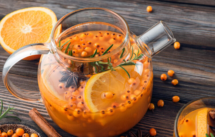 Pregătește-te pentru schimbarea de anotimp și crește-ți imunitatea! Consumă suc de cătină bogat în vitamine!