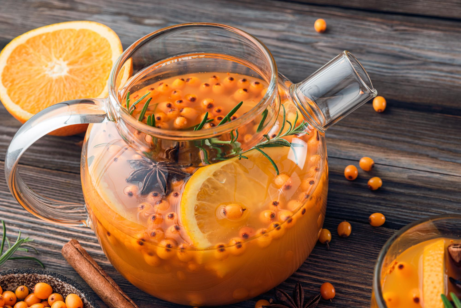 Pregătește-te pentru schimbarea de anotimp și crește-ți imunitatea! Consumă suc de cătină bogat în vitamine!
